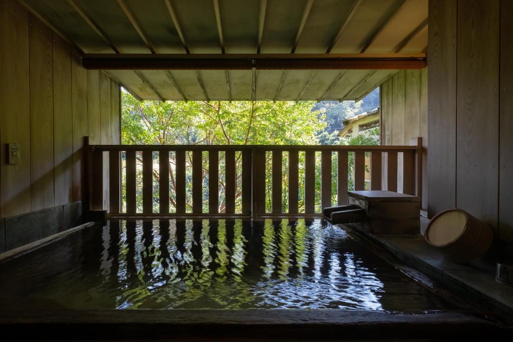 Manyo No Sato Hakuunso Open Air Onsen