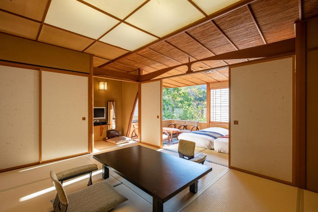 Manyo No Sato Hakuunso Tatami Room