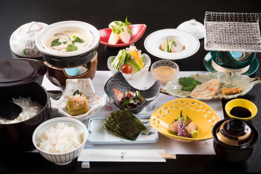 Manyo Ryokan Kaiseki Meal