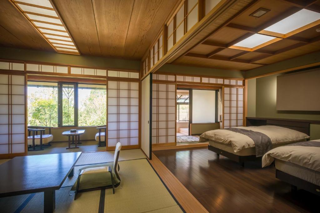 Manyo Ryokan Tatami Room