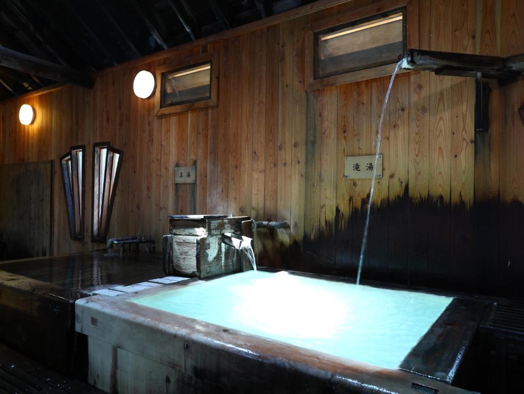 Manza Onsen Nisshinkan Indoor Onsen Bath