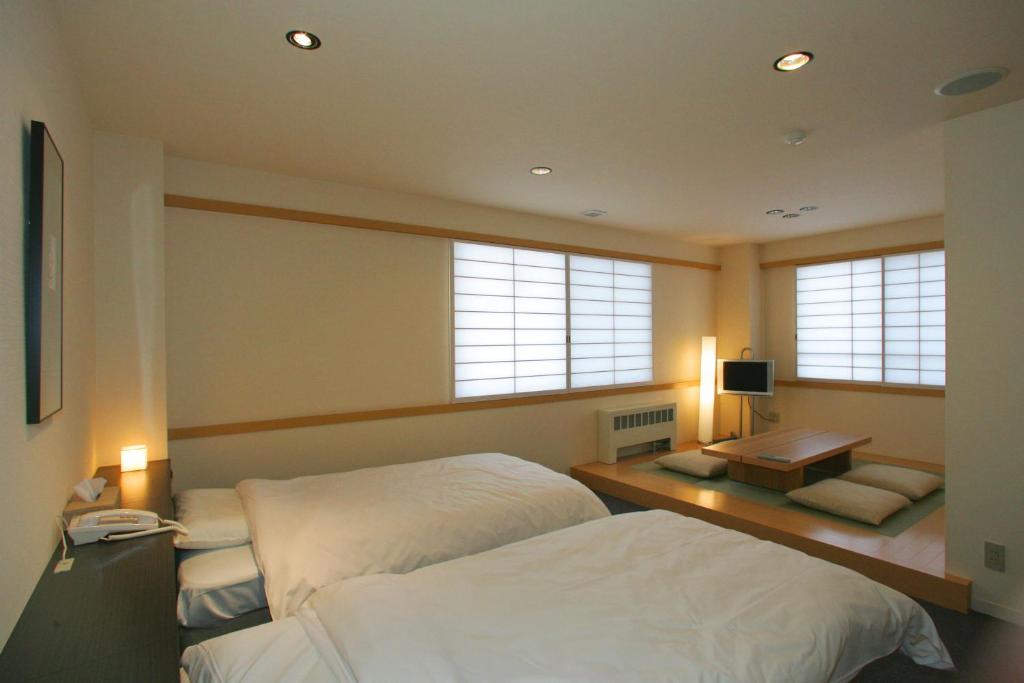 Manza Onsen Nisshinkan Japanese Western Room