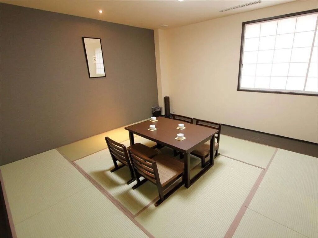 Manza Onsen Nisshinkan Tatami Room