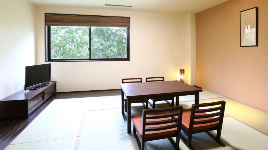 Manza Onsen Nisshinkan Tatami Room