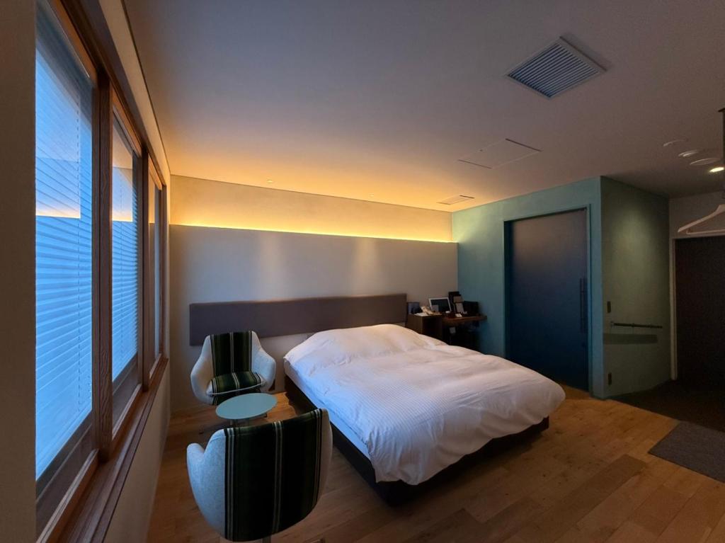 Matsumoto Jujo Modern Bedroom