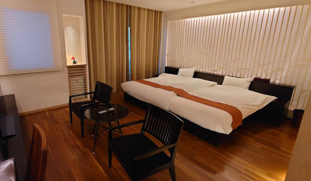 Matsushima Kaku Modern Bedroom
