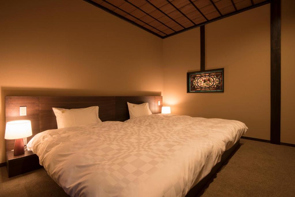 Matsuzakaya Honten Bedroom