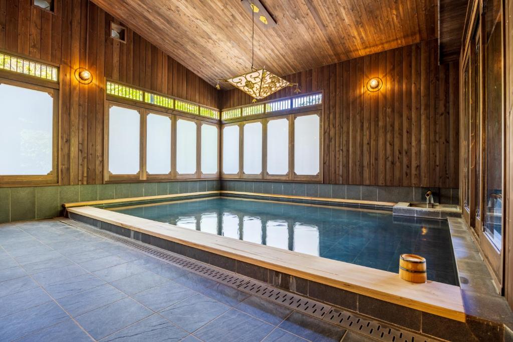 Matsuzakaya Honten Indoor Onsen