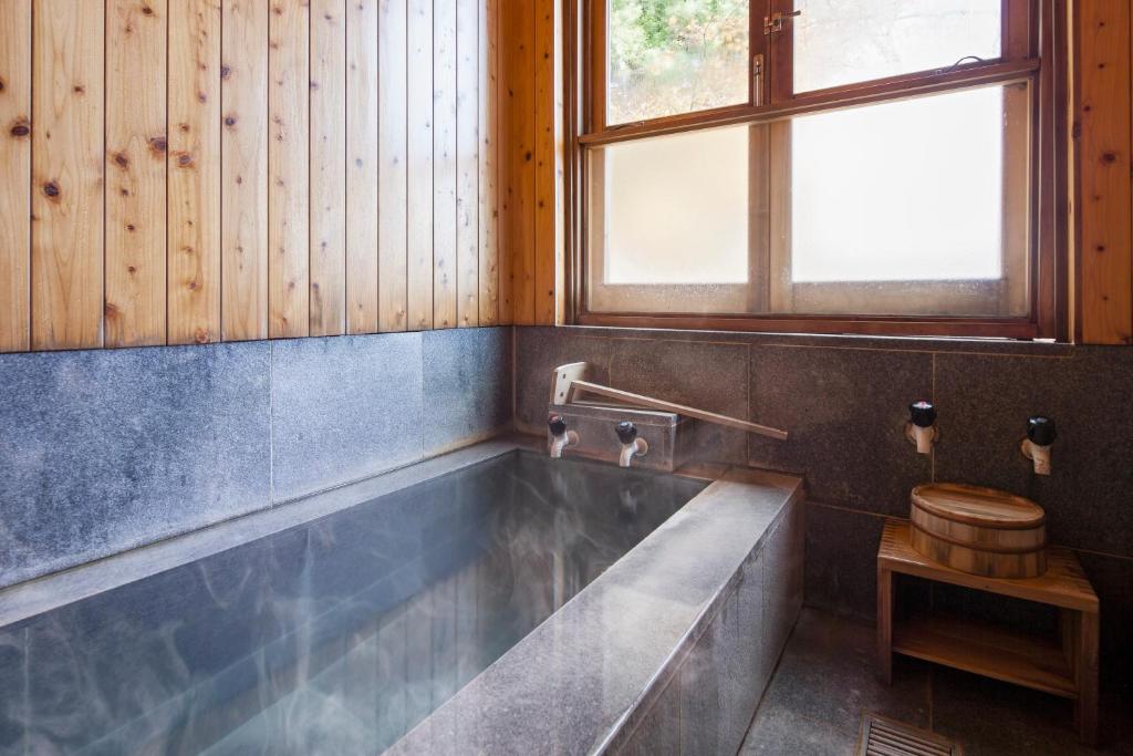 Matsuzakaya Honten Private Bath