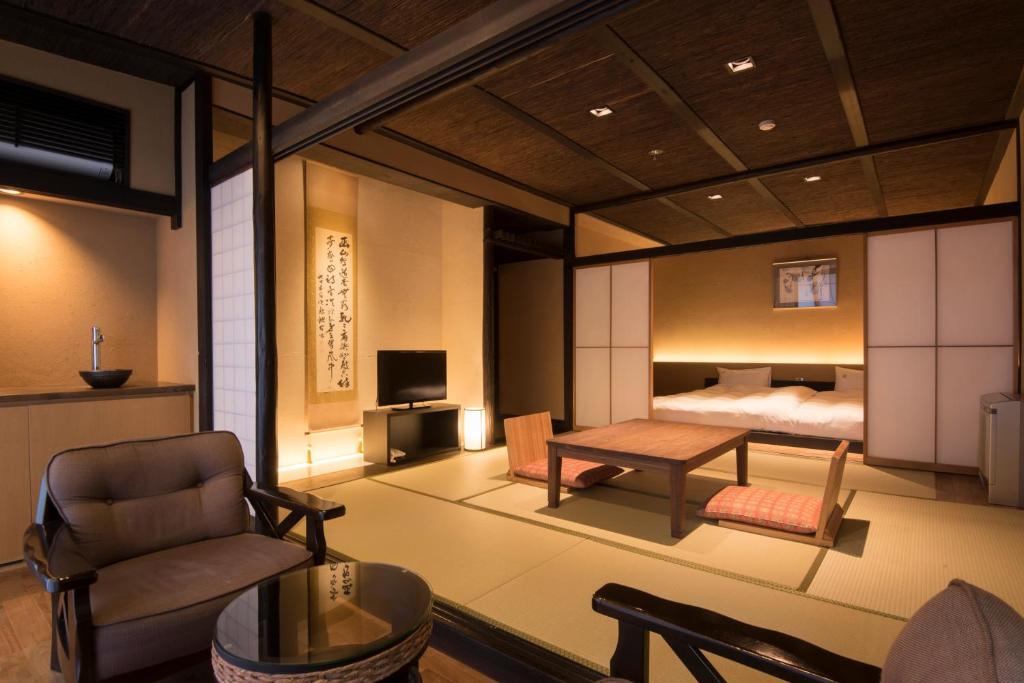 Matsuzakaya Honten Tatami Room
