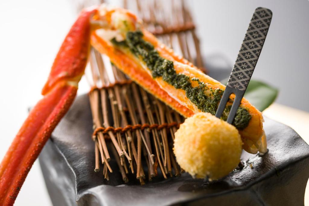 Mayu Futahari Crab Dish