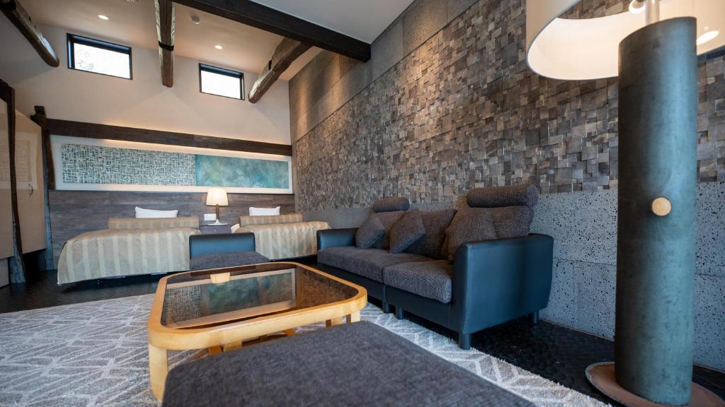 Mayu Futahari Modern Guest Room