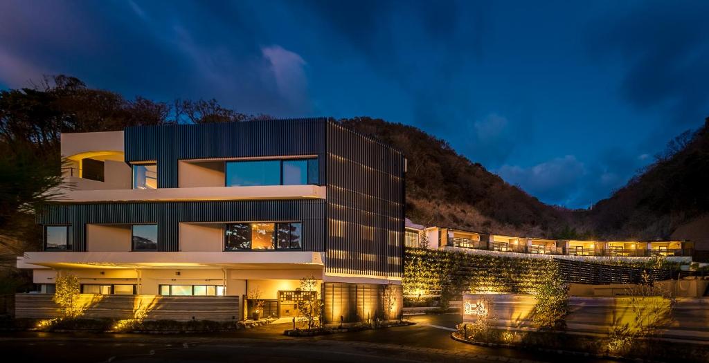 Mayu Futahari Ryokan Exterior Night