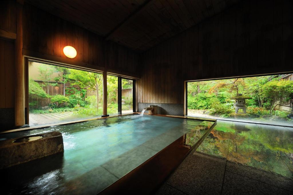 Meigetsuso Indoor Onsen