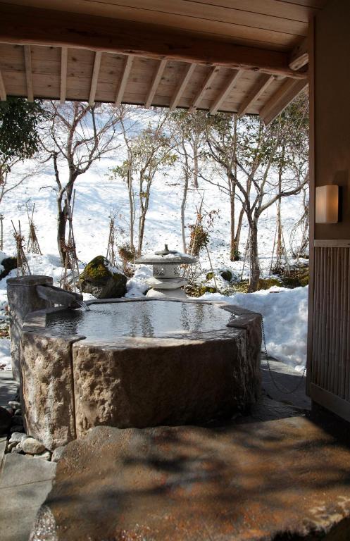Meigetsuso Open Air Onsen