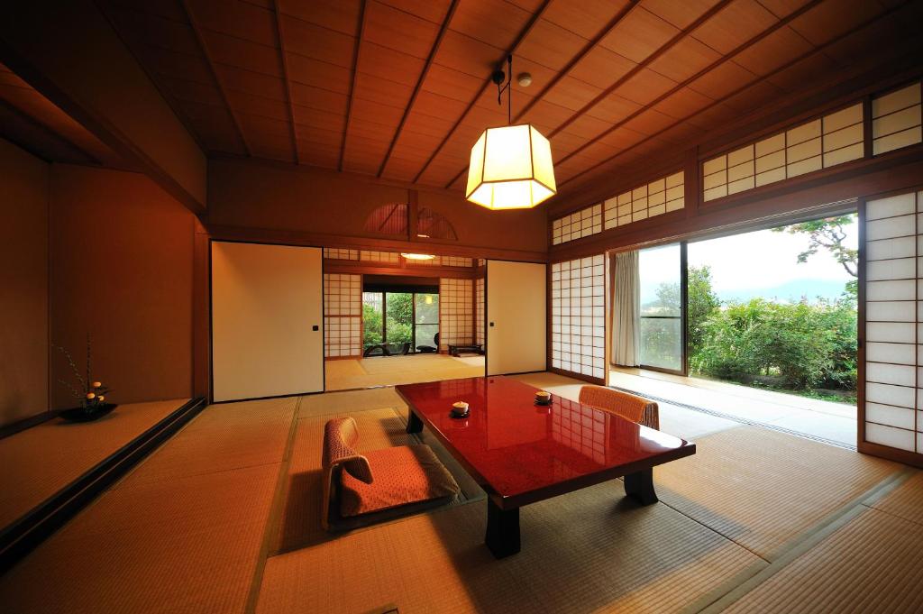 Meigetsuso Tatami Room