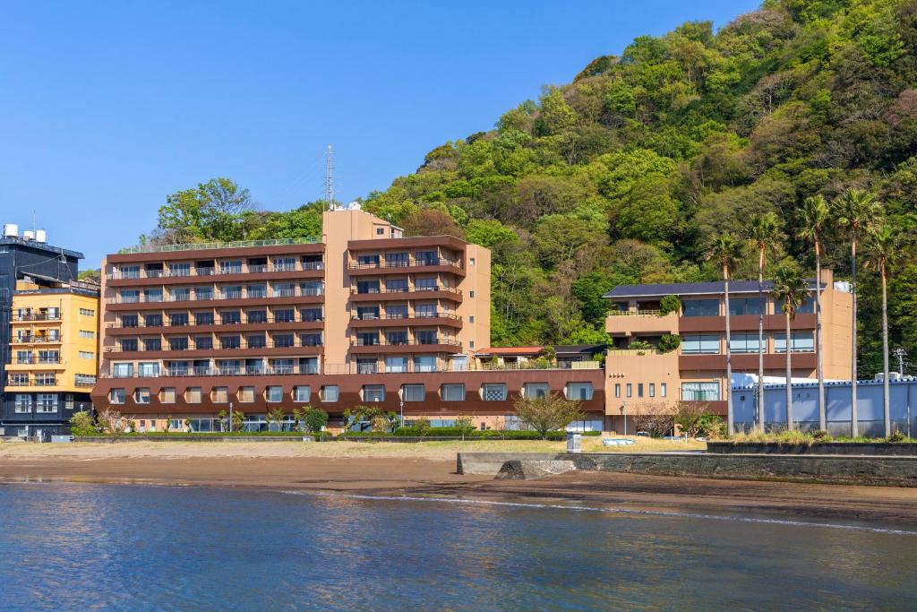 Meijikan Beachfront Ryokan Exterior