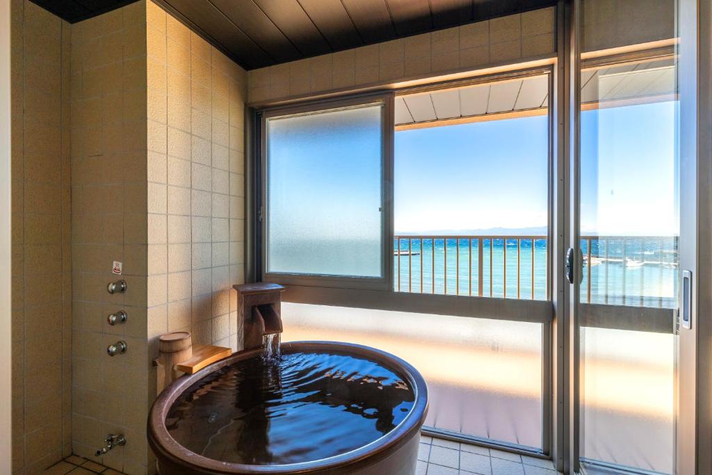 Meijikan Ocean View Private Bath