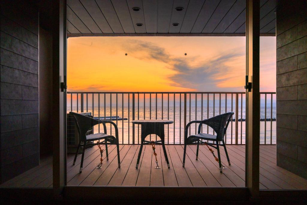 Meijikan Ryokan Ocean View Balcony