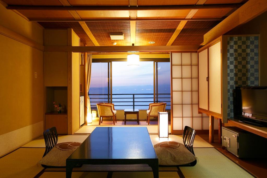 Meijikan Tatami Room Ocean View