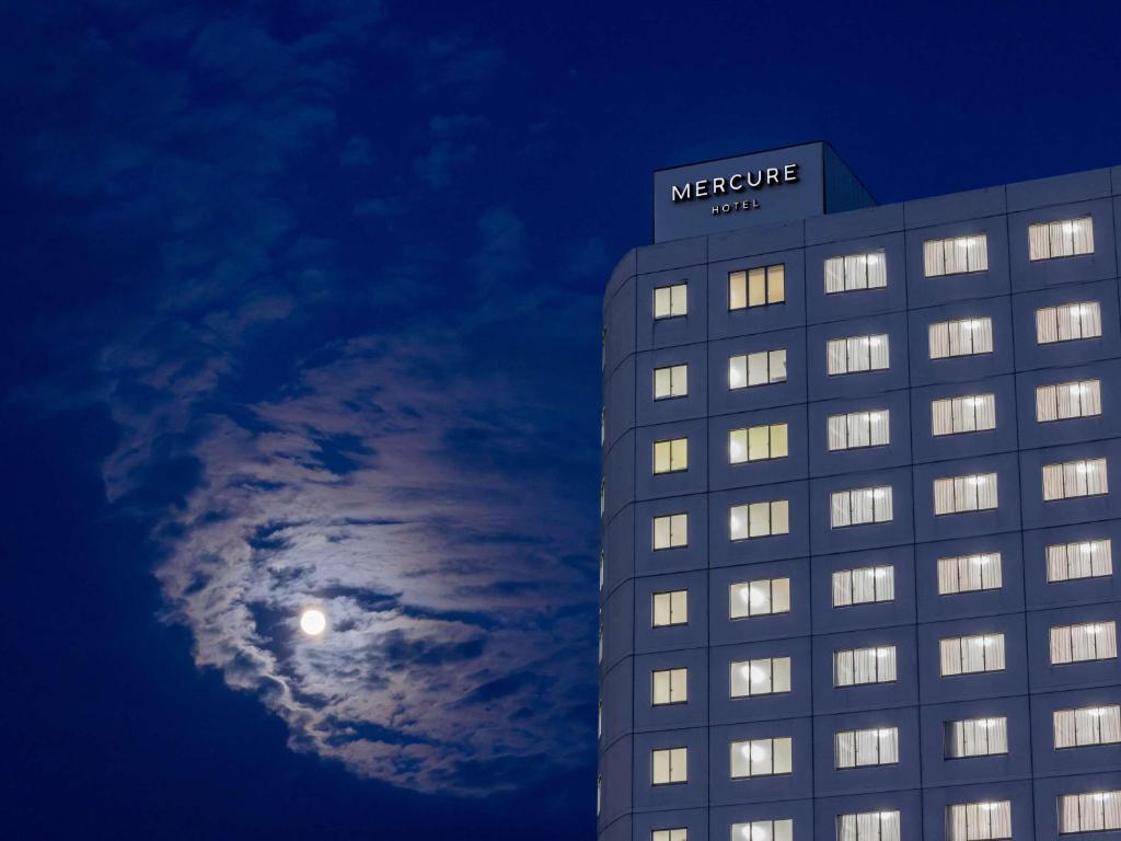 Mercure Nagano Matsushiro Resort Spa Exterior Night