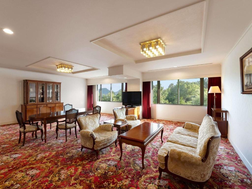Mercure Urabandai Resort Spa Suite Living Room