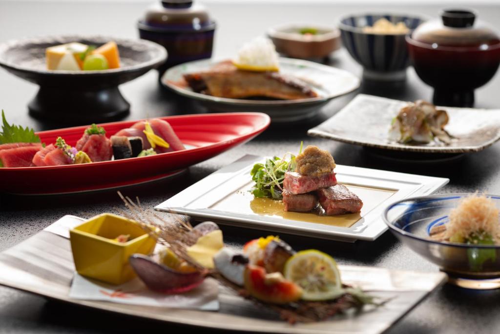 Migiwaya Ryokan Kaiseki Dinner