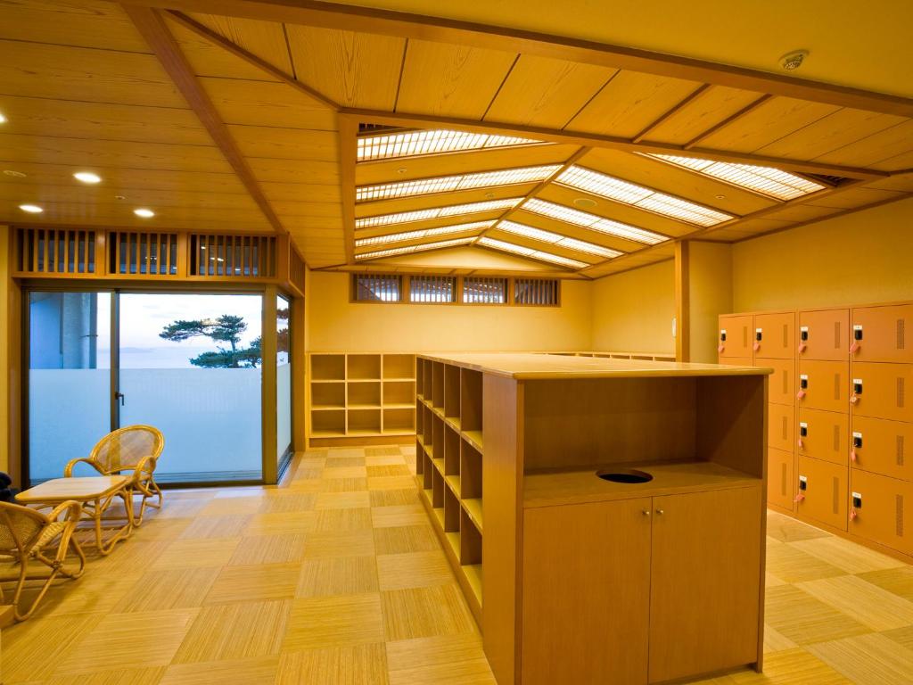 Mikawa Bay Hills Hotel Locker Room