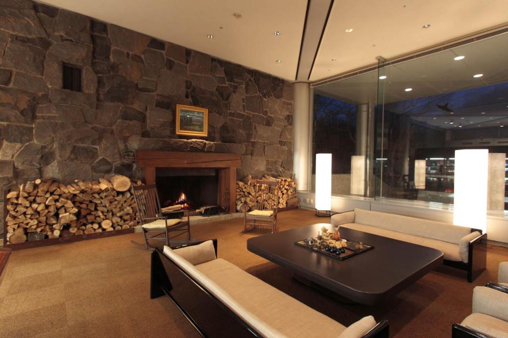 Minakami Kogen Hotel 200 Lobby Fireplace