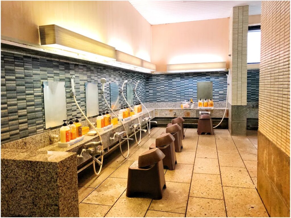 Minoya Taiheikaku Public Bath Washing Area