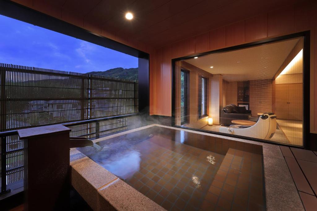 Mizu No Sato Marukyu Ryokan Private Onsen Bath