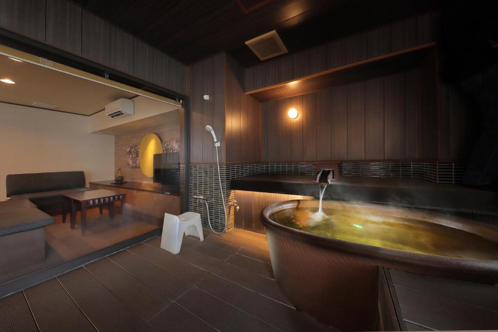 Mizu No Sato Marukyu Ryokan Private Onsen Room