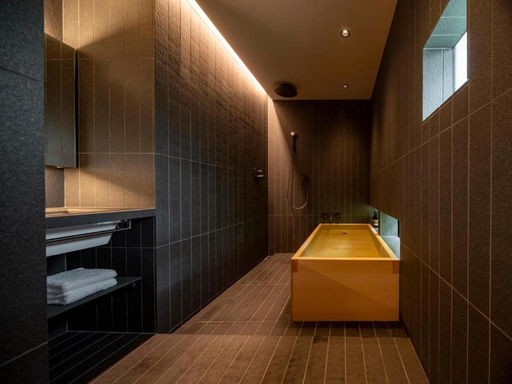 Momoyama Onsen Tsukimikan Private Bathroom