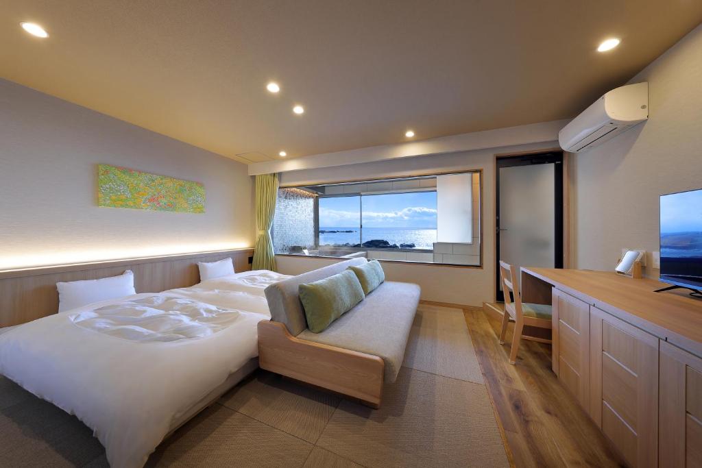 Monya Ocean View Room