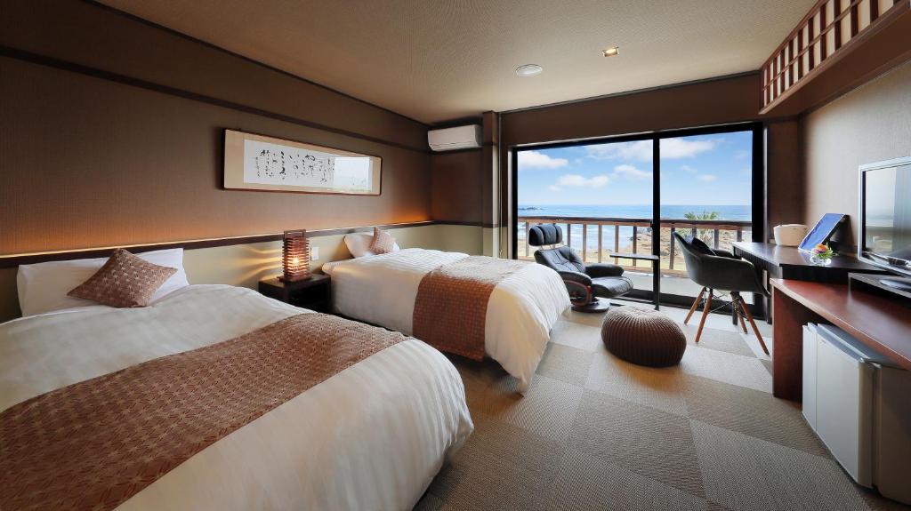 Monya Ocean View Twin Room