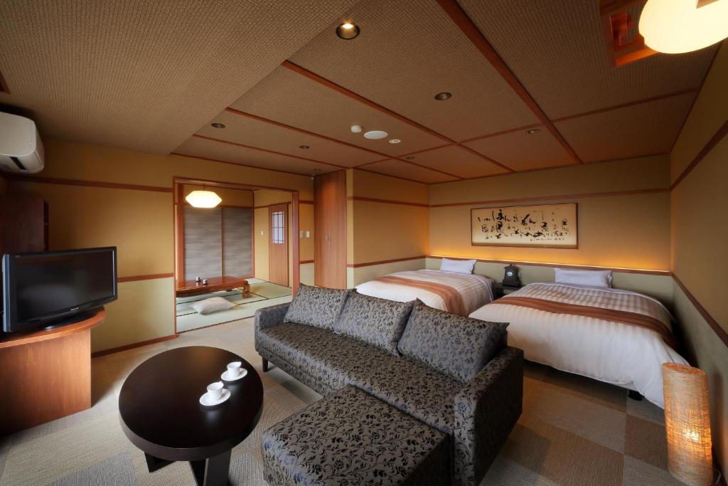 Monya Ryokan Japanese Western Room