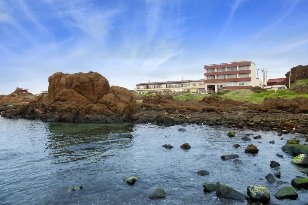 Monya Ryokan Seaside Exterior