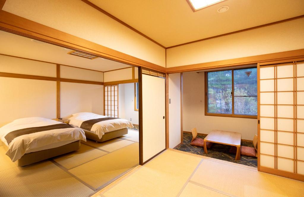 Motosu Phoenix Hotel Tatami Room