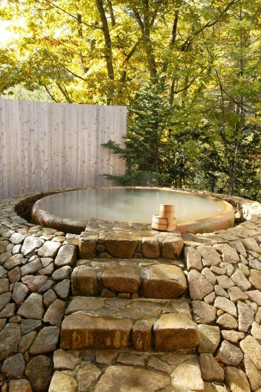 Mozumo Outdoor Onsen