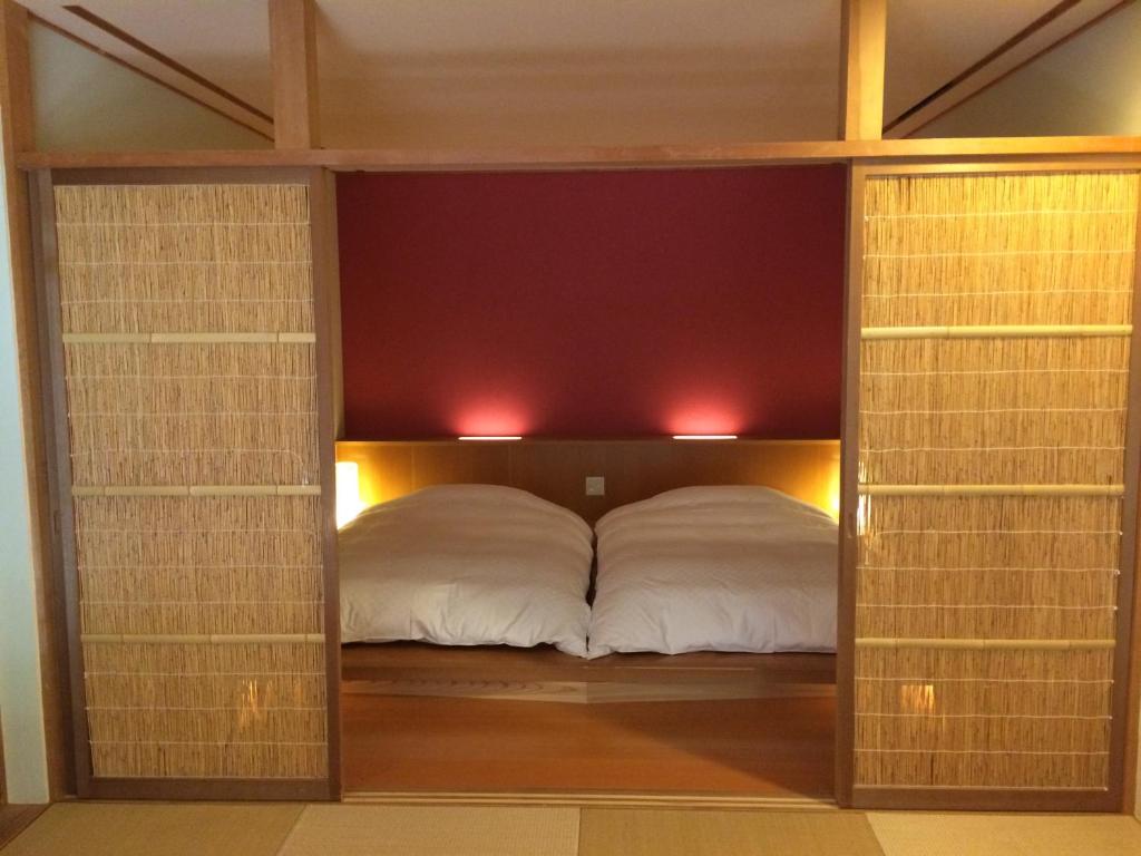 Mozumo Ryokan Bedroom