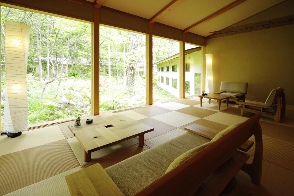 Mozumo Tatami Room