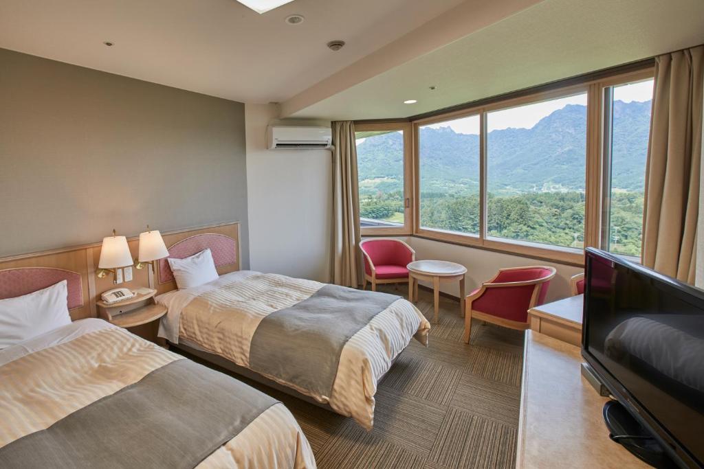 Myogi Green Hotel Twin Room Mountain View