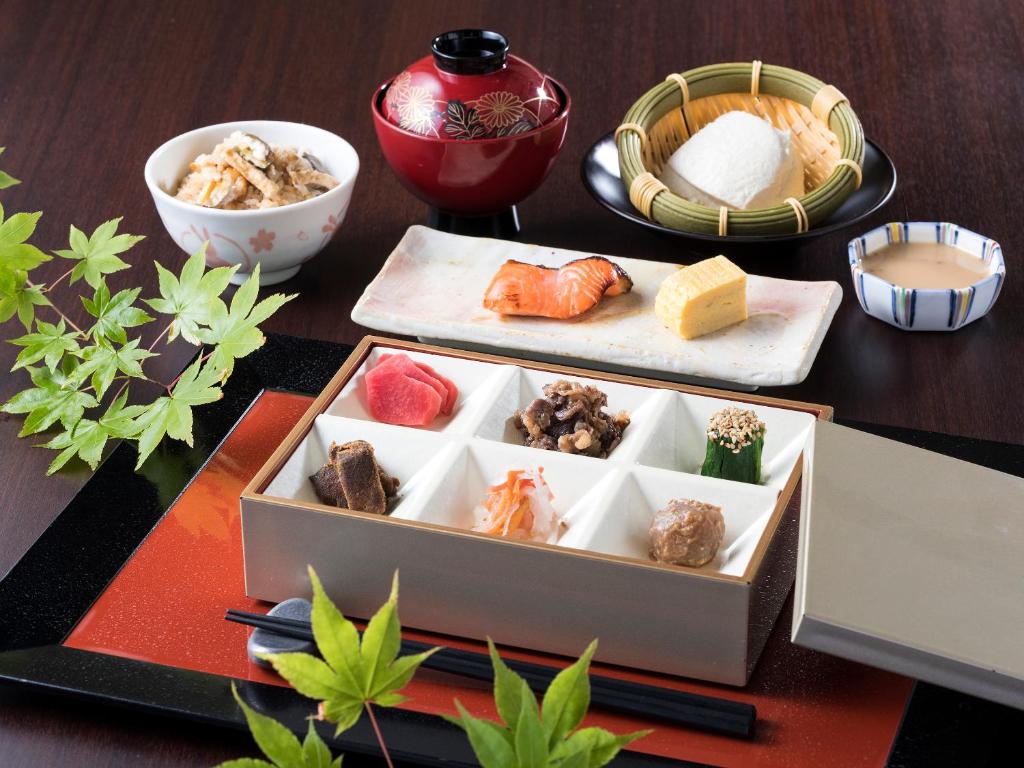 Nagaragawa Seiryu Hotel Japanese Breakfast