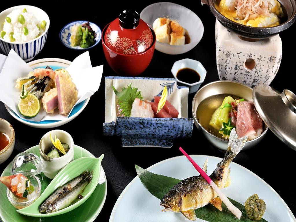 Nagaragawa Seiryu Hotel Kaiseki Meal