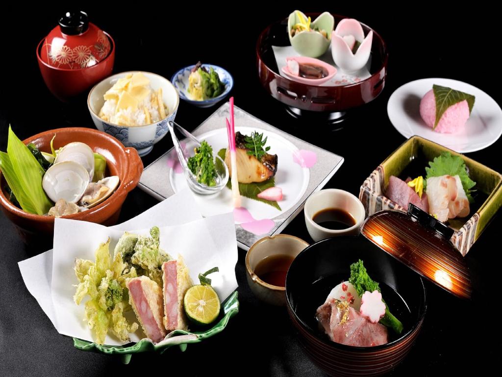 Nagaragawa Seiryu Hotel Kaiseki Meal