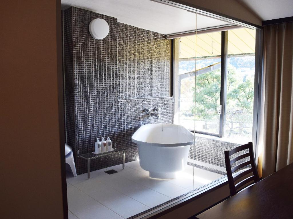 Nagaragawa Seiryu Hotel Room Bath