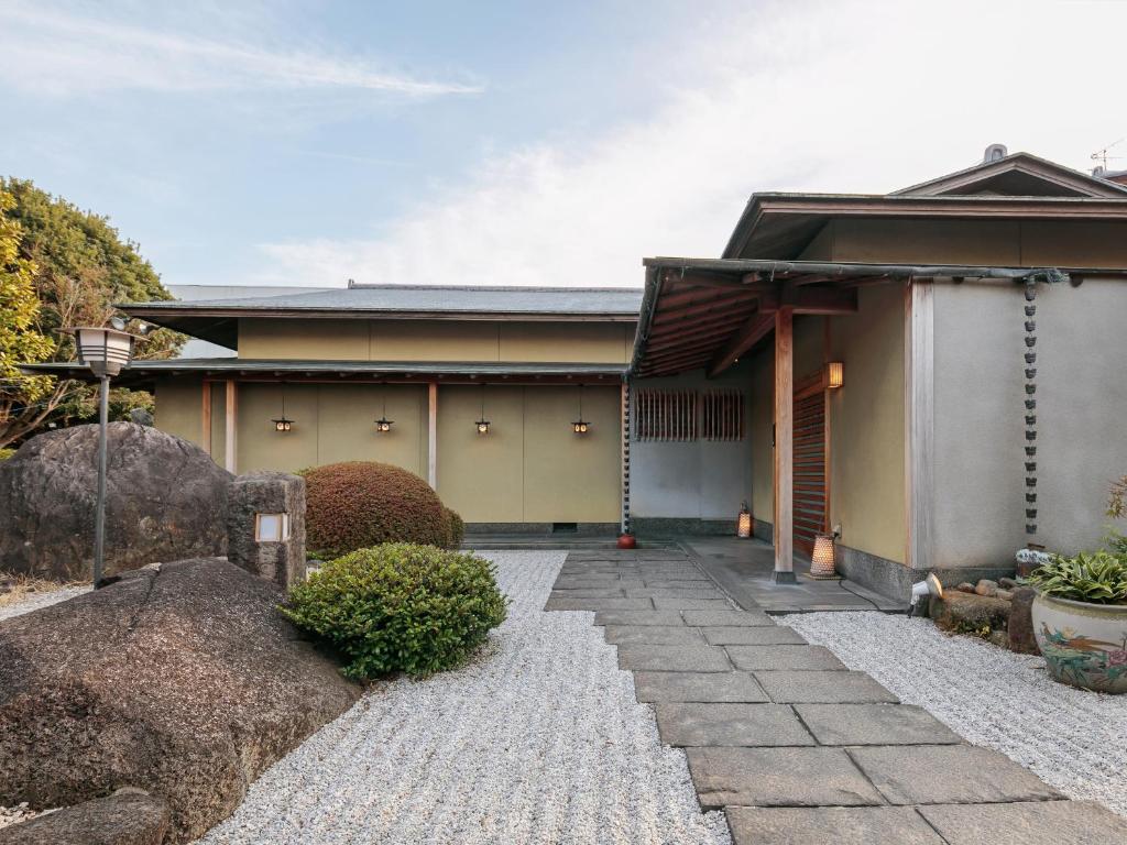 Nara Royal Hotel Ryokan Entrance