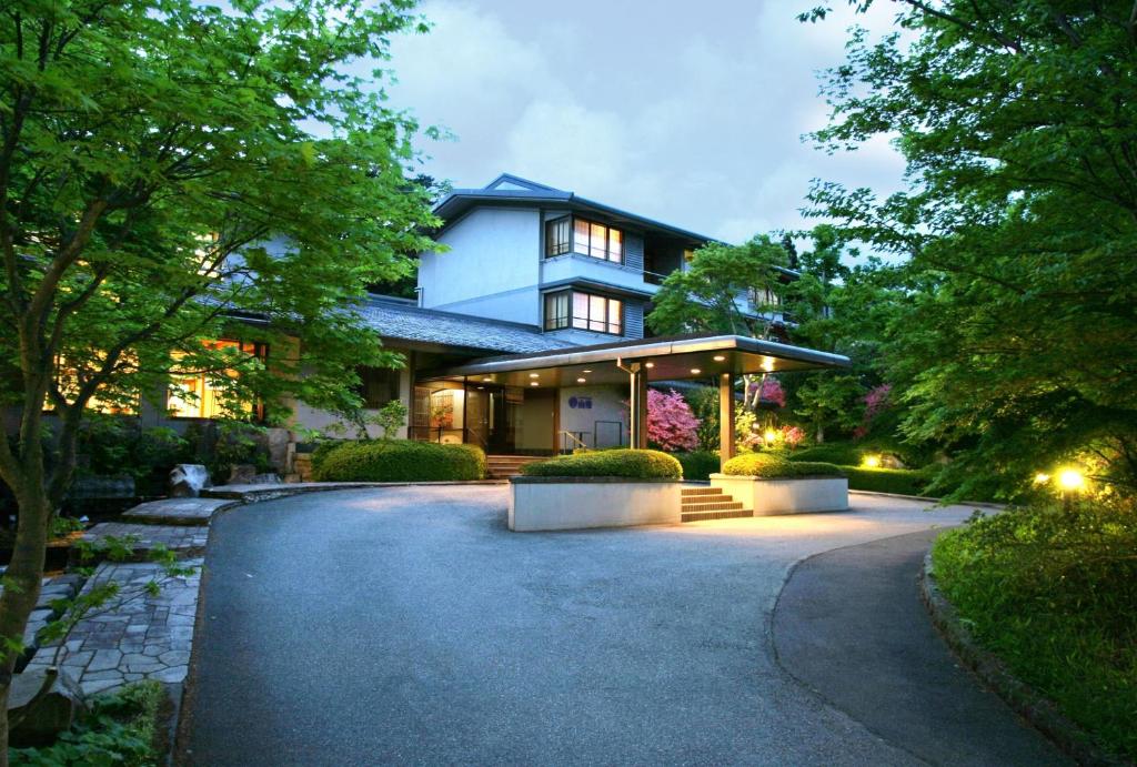 Nasu Onsen Sanraku Entrance Exterior