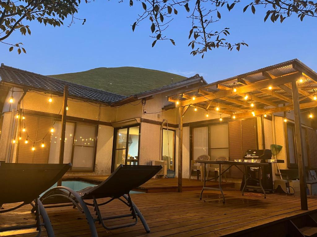 Neverland Izu Ryokan Outdoor Deck