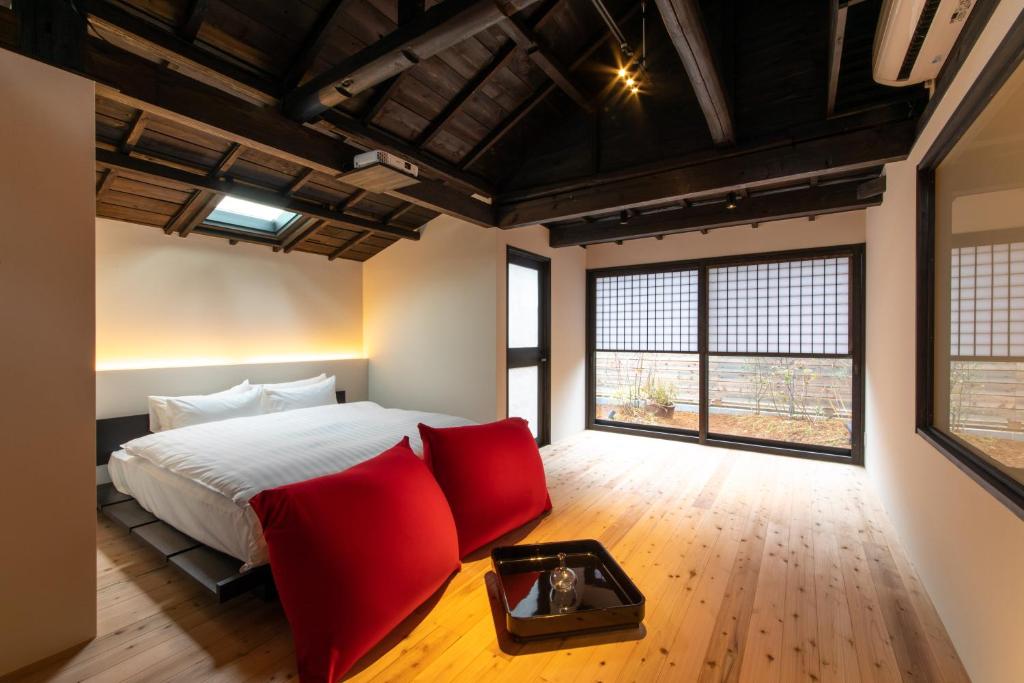 Nihon Iro Modern Guest Room